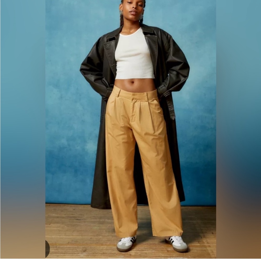 Urban Outfitters trousers Size 4 brand new never worn!